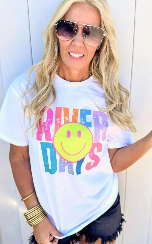 Sequined T-ShirtsSmile for River Days Graphic T-shirt