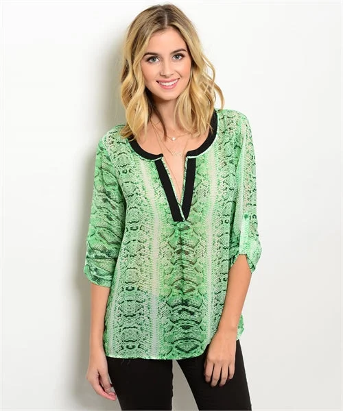 Green Snake Print 3/4 Sleeve Top